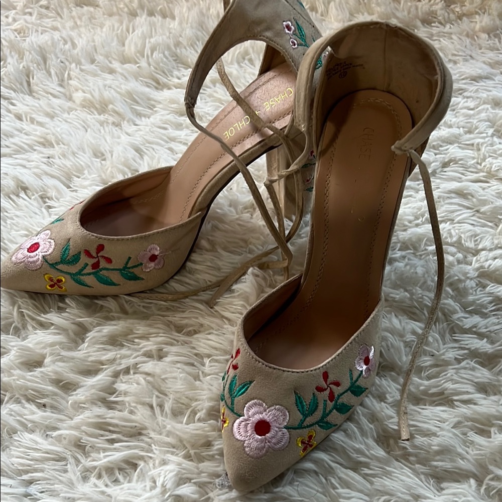 Chase and Chloe Beige Embroidered Women's Shoes